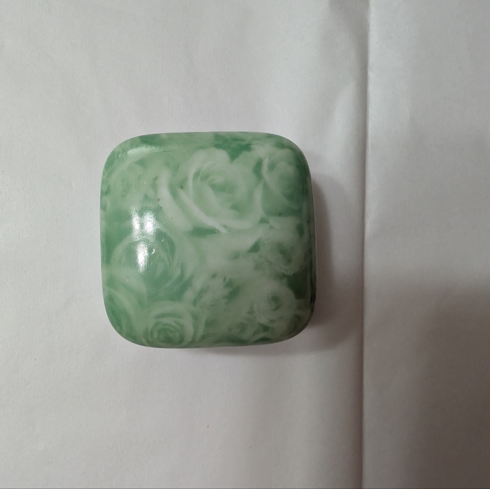 Oscar De La Renta Ring Box